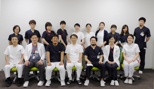 スタッフ集合写真